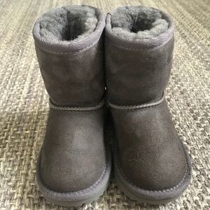 Uggs Gray Toddler 7 EUC